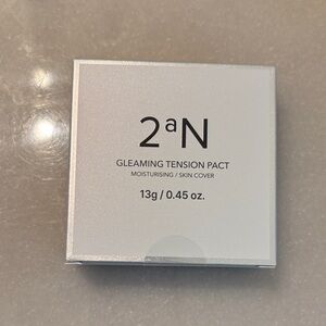 2aN Gleaming Tension Pact Compact - White/Silver Packaging